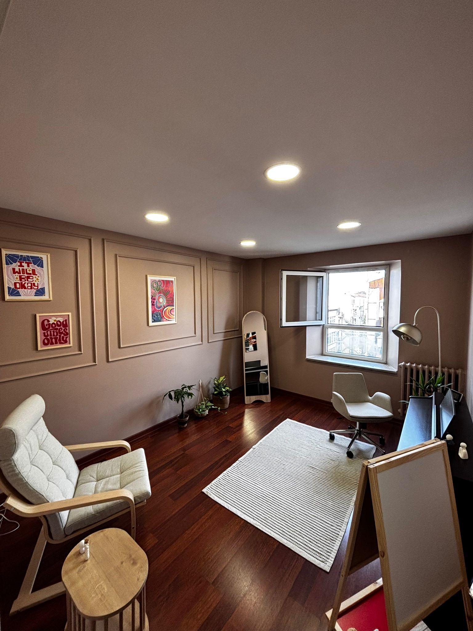 Nişantaşı Piyano Atölyesi ders odası iç mekan